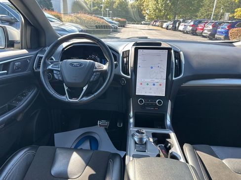 Used 2022 Ford Edge ST image 17