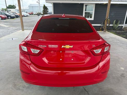 Used 2017 Chevrolet Cruze LT FWD image 4