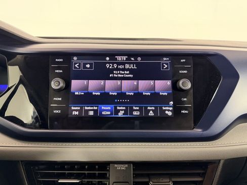 Used 2023 Volkswagen Taos SE image 19