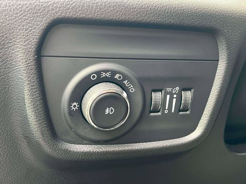 Used 2023 Jeep Grand Cherokee Summit w/ Luxury Tech Group V image 20