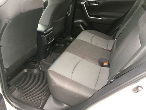 Used 2025 Toyota RAV4 XLE AWD/4WD image 24