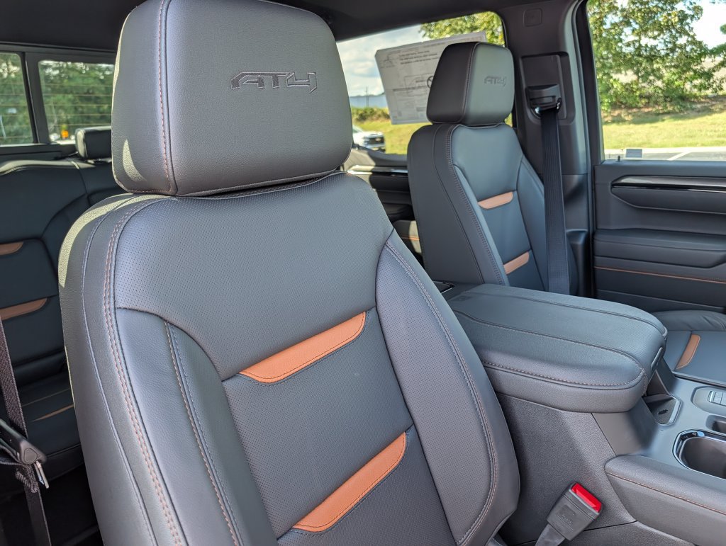 New 2026 GMC Sierra 1500 AT4 w/ AT4 Premium Package AWD/4WD image 12