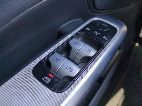 Used 2024 Mercedes-Benz GLC 300 image 26