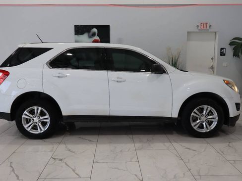 Used 2016 Chevrolet Equinox LS FWD image 2