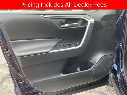 Used 2025 Toyota RAV4 XLE AWD/4WD image 18