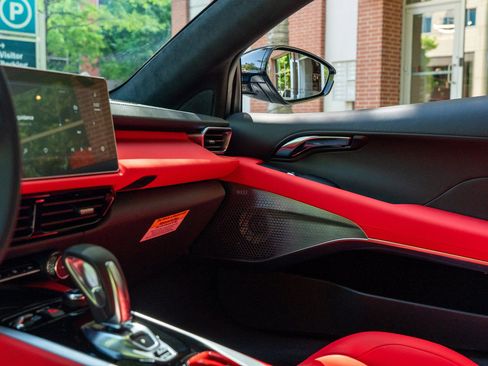 Used 2025 Lotus Emira V6 image 27