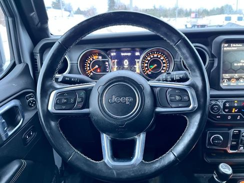 Used 2022 Jeep Wrangler Unlimited Sahara w/ Cold Weather Group image 16