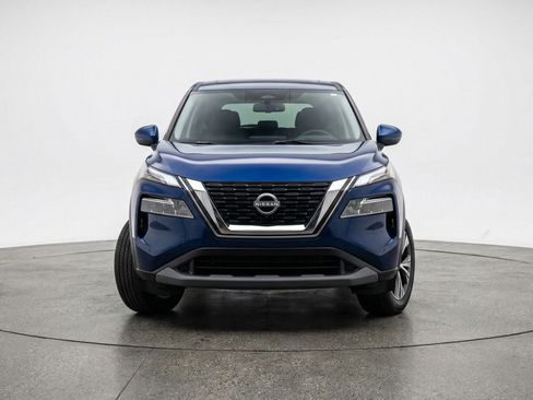 Used 2025 Nissan Rogue SV FWD image 2