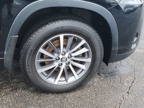 Used 2018 Toyota Highlander XLE w/ Protection Package #3 AWD/4WD image 6