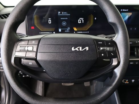 Used 2025 Kia K4 FWD image 3
