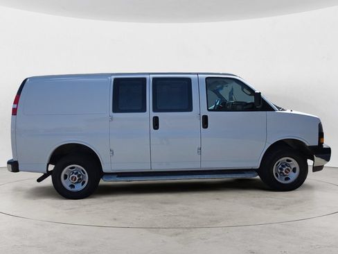 Used 2024 GMC Savana 2500 w/ Driver Convenience Package RWD image 4
