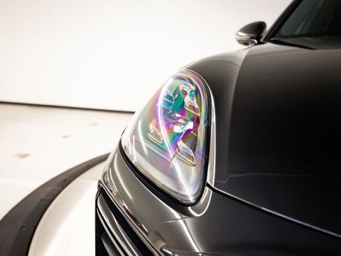 Certified 2023 Porsche Cayenne Turbo AWD/4WD image 13