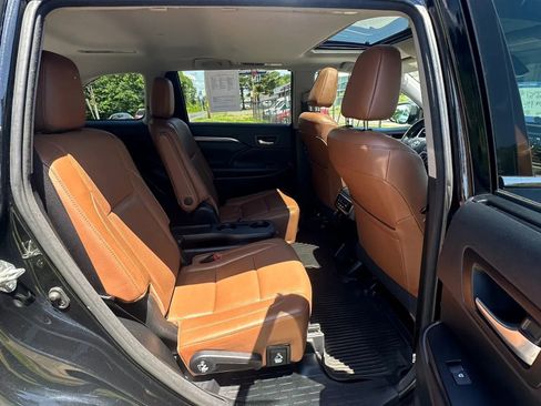 Used 2018 Toyota Highlander Limited AWD/4WD image 32