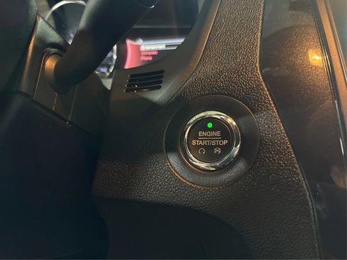 Used 2019 Ford Explorer XLT w/ Equipment Group 201A FWD image 18