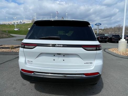 Used 2023 Jeep Grand Cherokee Limited AWD/4WD image 4