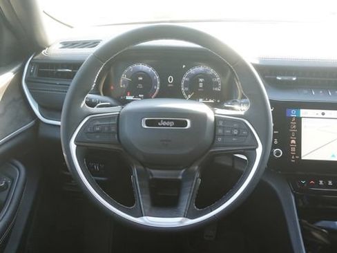 New 2026 Jeep Grand Cherokee Altitude AWD/4WD image 17