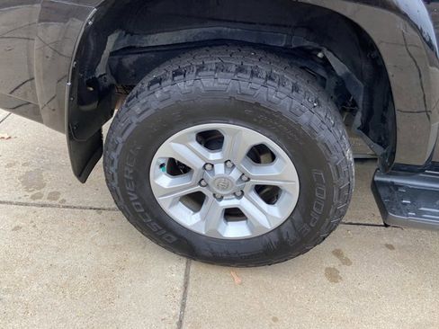 Used 2022 Toyota 4Runner SR5 Premium image 30