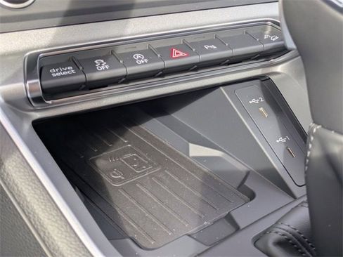 Used 2025 Audi Q3 2.0T Premium w/ Convenience Package image 17