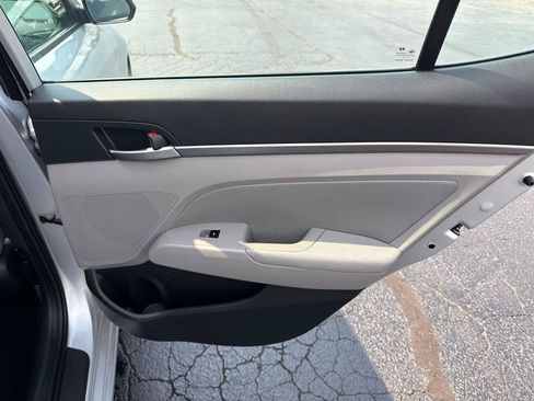Used 2018 Hyundai Elantra SEL FWD image 22