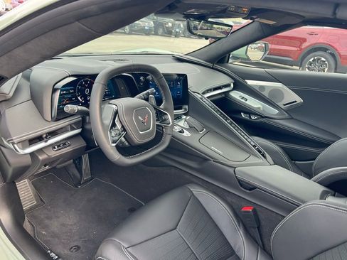 Used 2024 Chevrolet Corvette Stingray Premium Conv w/ Z51 Performance Package RWD image 19