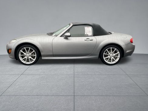 Used 2011 MAZDA MX-5 Miata Grand Touring w/ Premium Pkg image 5