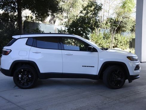 New 2025 Jeep Compass Latitude w/ Altitude Special Edition image 2