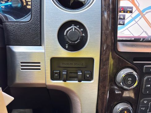 Used 2013 Ford F150 Platinum image 24