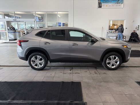 New 2026 Chevrolet Trax LS image 2