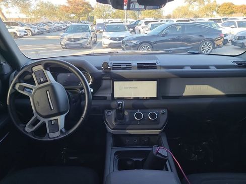 Used 2022 Land Rover Defender 110 image 2