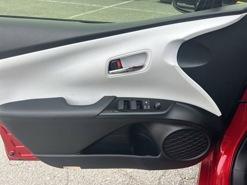 Used 2022 Toyota Prius XLE image 24