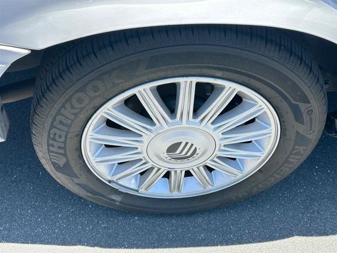 Used 2011 Mercury Grand Marquis LS RWD image 19