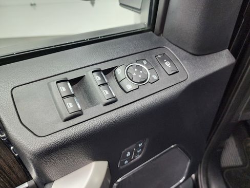 Used 2020 Ford F350 Lariat image 46