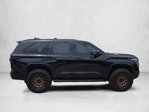 Used 2024 Toyota Sequoia SR5 w/ SR5 Premium Package AWD/4WD image 4