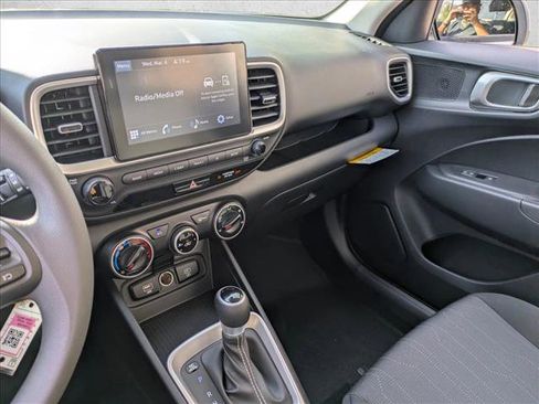 New 2026 Hyundai Venue SE image 13
