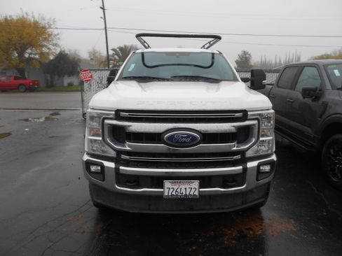 Used 2020 Ford F250 XLT w/ XLT Value Package image 2