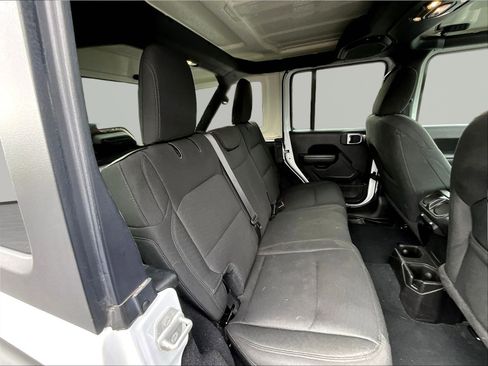 Used 2022 Jeep Wrangler Unlimited Sport AWD/4WD image 25