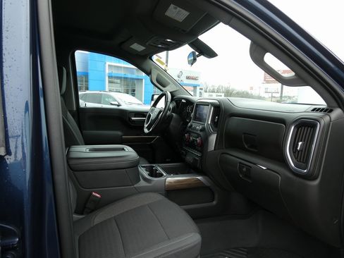 Used 2020 Chevrolet Silverado 1500 RST image 16