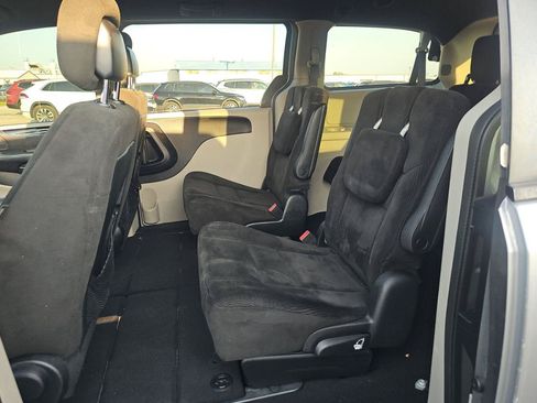 Used 2015 Dodge Grand Caravan SE FWD image 11