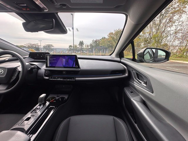 Used 2024 Toyota Prius XLE FWD image 29