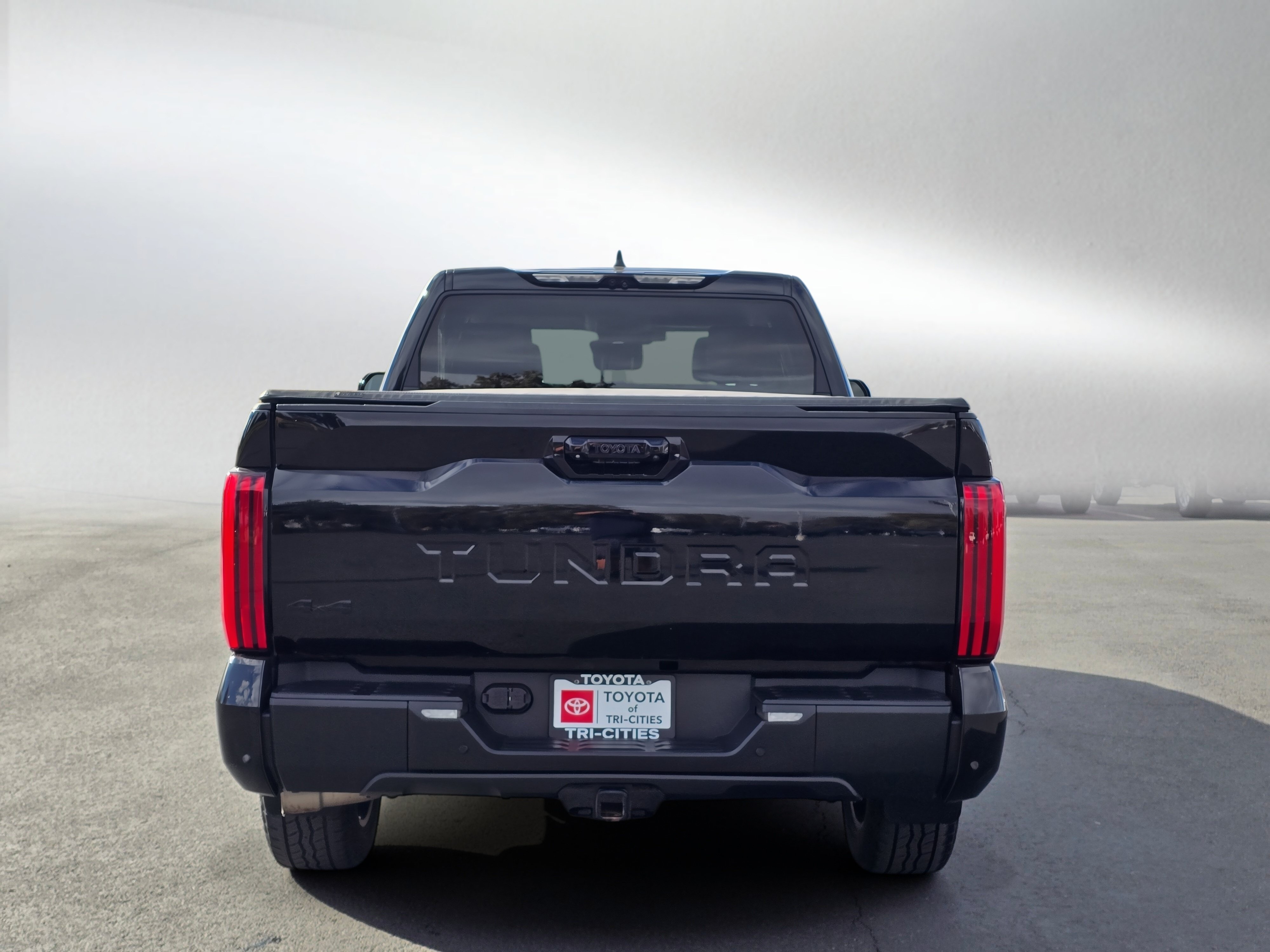 Used 2024 Toyota Tundra Limited w/ TRD Off-Road Package AWD/4WD image 4