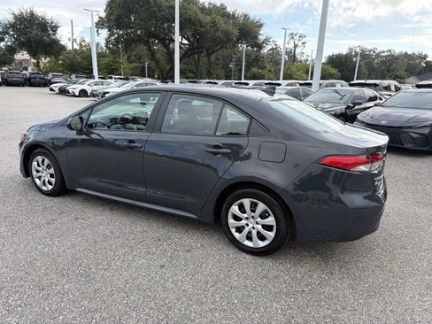 Used 2025 Toyota Corolla LE FWD image 4