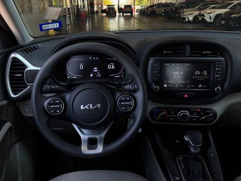 Used 2023 Kia Soul FWD image 13
