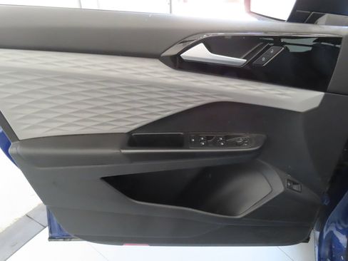 Used 2023 Volkswagen Taos S FWD image 9