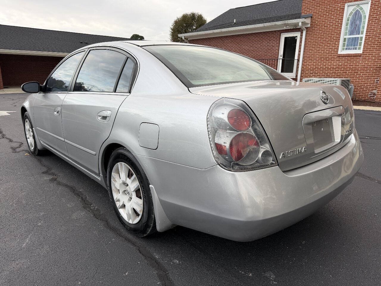 Used 2005 Nissan Altima 2.5 S w/ (S02) Side Airbags Pkg FWD image 5