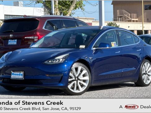 Used 2018 Tesla Model 3 Long Range RWD image 1