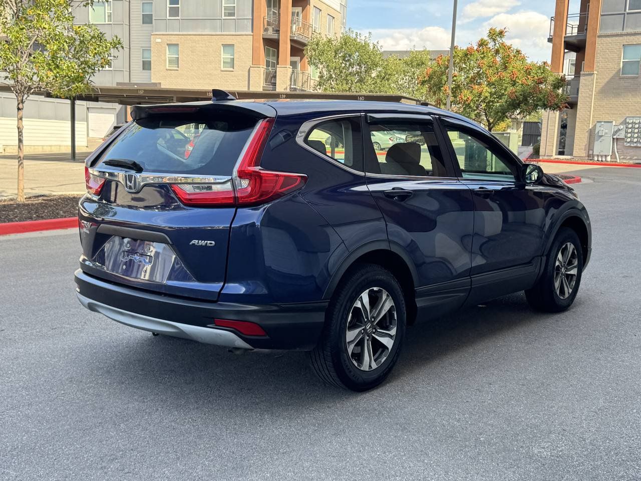 Used 2017 Honda CR-V LX image 9