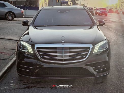Used 2020 Mercedes-Benz S 560 Sedan image 2