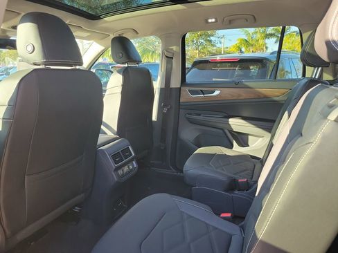 New 2026 Volkswagen Atlas SE image 5