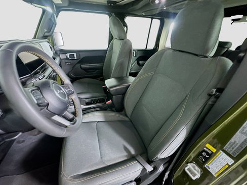 Used 2024 Jeep Wrangler Unlimited AWD/4WD image 13