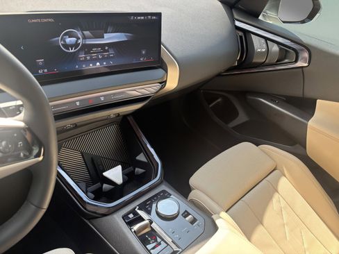 Used 2025 BMW X3 xDrive30i w/ Convenience Package image 12